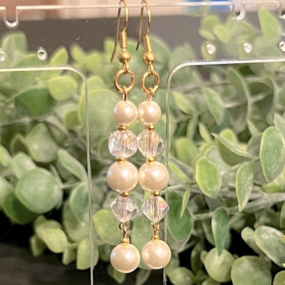 Ivory Pearl Drop Earrings - 18K plated Gold Accents - Picture 1 of 2